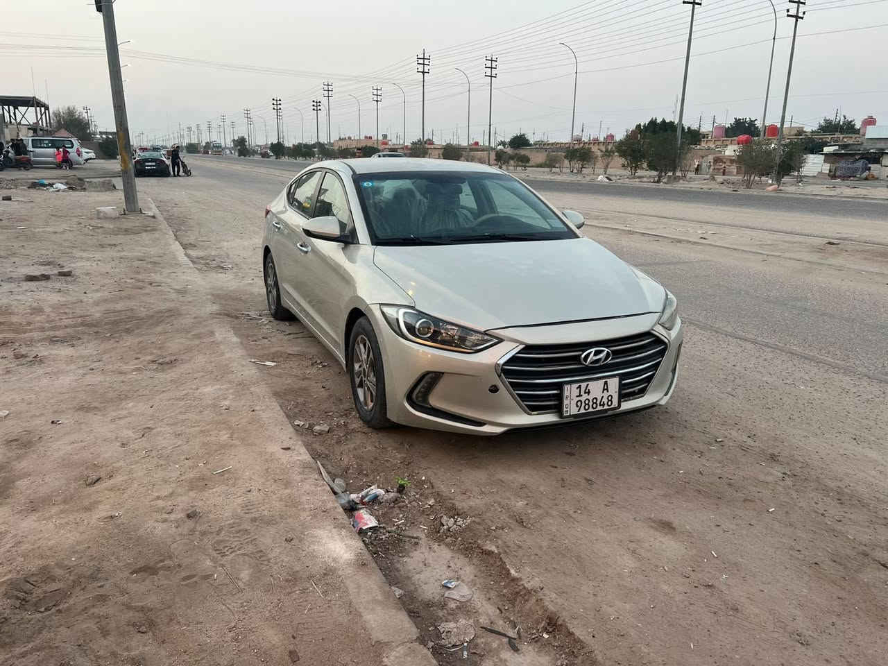 سلام وعليكم الانتره مديل 17 سياره حره رقم بصره دولي سنويه جديده سياره جاهزه من كلشي واد امريكي بيه بس بنيد مبدل بدود اي ضربه داخليه سياره جديده وجاهزه مكينه وكير وتخم تاير كله جديد سعر 112  بيه مجال  بيه جراد قليل بكاني بصره ***********
