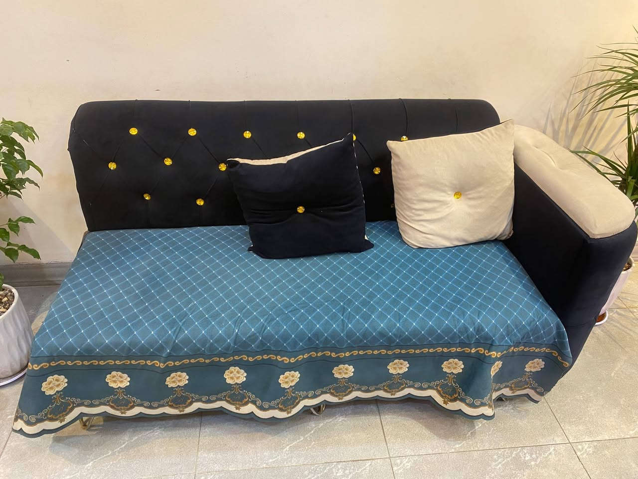 محل حلاقه للبيع كامل غراضه كراسي والميز جديد مكاني كركوك رقم ***********
