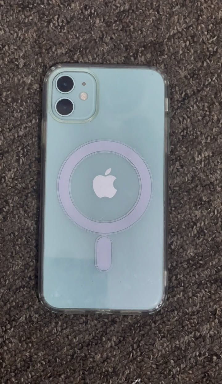 1_ 12 برو ماكس
مبدل شاشة تفصيخ + بطارية + الكامرات بيهن تراب وصاير بي غواش بسيط 
ذاكرة 256 
دبل سيمكارت مو تك 
2_ 11عادي بلادي كلشي ما مبدل بي ولا داخل صيانة 
ذاكرة ١٢٨
بطارية ٧٥
فقط الفطر الي بل ساشة وما مأثر ع لمسة خلاص 
السعر خاص 
للستفسار ***********9 متواجد ع رصيد ول واتساب
