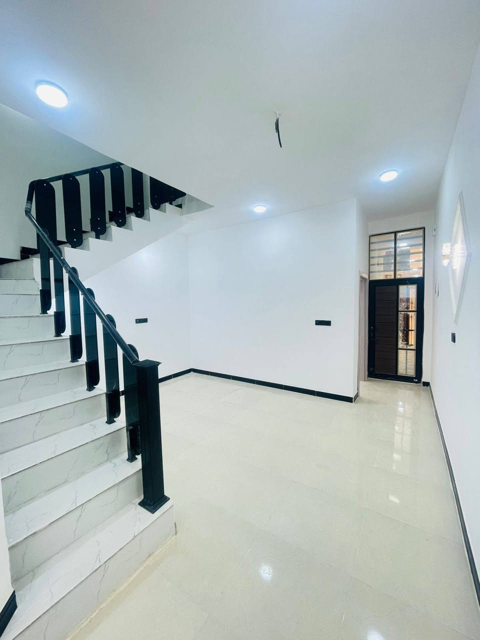 بيت مساحه 100 للبيع 
العنوان النجف حي ميسان خلف سكلة الكرعاوي
بيت جديد غير مسكون 
خدمات كامله 
بناء درجة اولى وفق معايير هندسيه 
للتواصل *********** واتساب النجف, العراق
