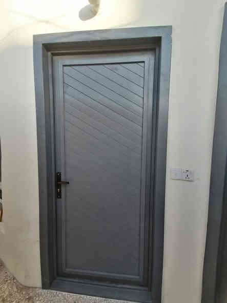 سلام عليكم اكو حداد هذا شغله درجه اوله وكلشي يشتغل كيسبان ابواب دروجه شبابيك مسقفات جملولنات كلشي   ويخاف الله وشغله أكثر من روعه اتمنى دعمكم اله تره يستاهل انصحكم تشتغلون عنده اني اشتغلت عنده وشغله فدشي جربوه وشوفو وهذا رقمه  ***********اسمه ابو محمد
