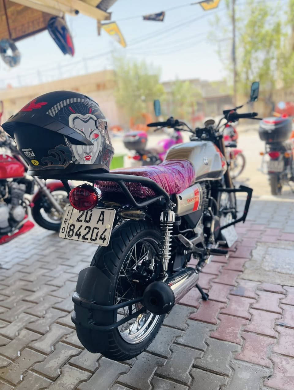 السلام عليكم ورحمة الله 🫡
دايوان لايتي للبيع او مراوس #مرقم ديالى مشروع وطني 

                 بإسمي شرط التحويل 👥

موديل 2022 برغي ما نقصها ولا مفتوح منها 
#عنوان ديالى الخالص قرب فلكة مصطفى جواد 
أي ستفسار اكثر اتصل   ***********   ***********
