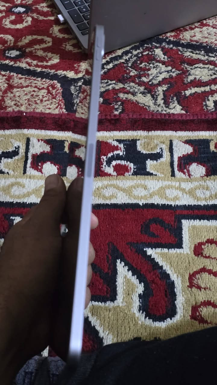 ايباد 11برو الجيل الرابع مكفول كفالة عامة ذاكرة 256 كامل ملحقات شاحنة +كارتون السعر 850 وبي مجال مكاني بغداد المحمودية اتصل ***********
