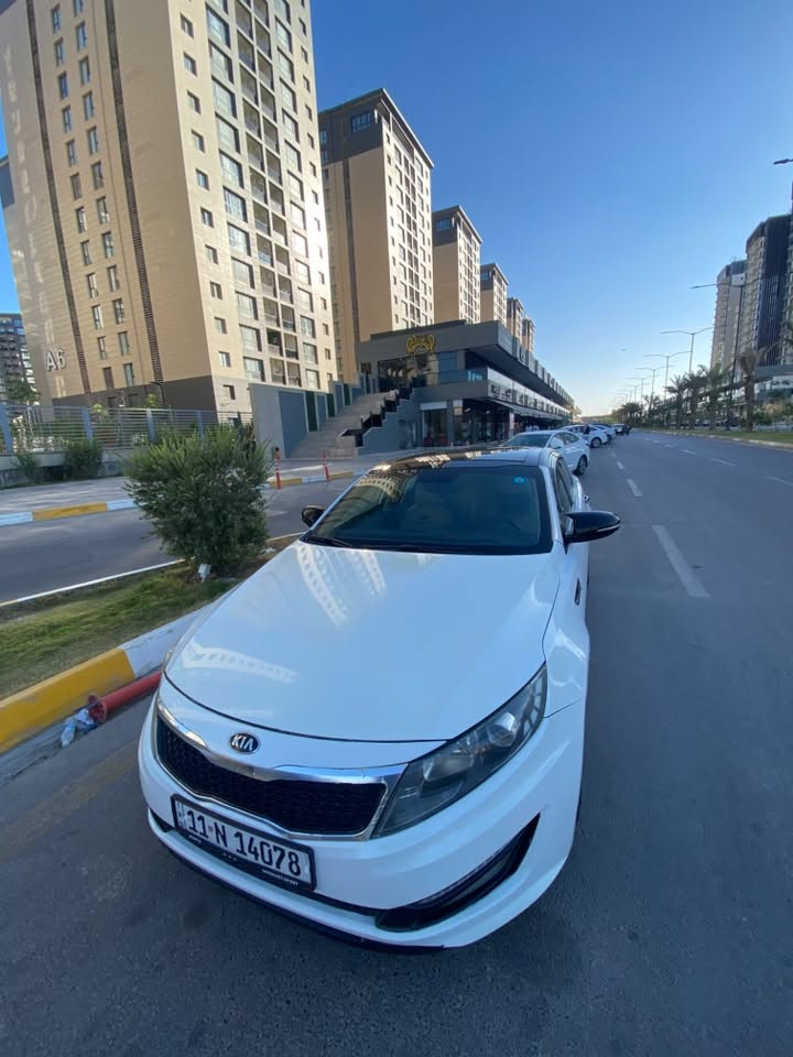 اللهم صل على محمد وآل محمد
السلام عليكم اخواني للبيع  
Kia Optima EX GDI 2013
اخوان السياره كلين داخله
 بالعراق بيها بارد بالباب عكس سايق الامامي وحافة البنيد
وبيها رشات صبغ بسيطه اثر تكشير مو حادث ابيع حزام بدون سونار
فول مواصفات 1/1 
بصمه تشغيل وابواب وصندوك
فتحة سقف بانوراما
شاشه صغيره وكاميرا 
حساسات خلفيه
كشنات كهرباء
كشنات جلد
كشنات تدفئه وتبريد امامي وخلفي
خرن ميموري كشنات
ستيرن تدفئه
داخل بيجي واسود
فول تحكم ستيرن
سماعات عدد 9 نوع infinity 
اشاير بالمري مع مري شفط
لد امامي بالدعاميه
مرايه تعتيم
وبقية المواصفات المعروفه 
اخواني السياره رقم بغداد بأسمي 
محرك مشتغله بمركز معروف ببغداد انسى شي اسمه تنقيص ودوانز بالبانرين العادي شرطط
كير خير من الله وتبريد السياره ماشاء الله ثلج الظهر 
السياره مسويلها ادامه لمنظومة البانزين كلها جديده ومروحه وسلف ودرايم شفت جهتين وباتري وبعد كم شغله سويتها ما اذكرهن كلهن جديدات الله شاهد بقن بيها نواقص بسيطه جداً متكلف هواي ومتوكف اكفلها من شاصي ولغد وحوض وتكم ومن العيب الشرعي ومن كلشي عدا الي ذكرته السعر 115 بيها مجال للطيبين ومكانها بغداد ابو غريب شارع الزيتون مجمع الزيتون السكني ***********
