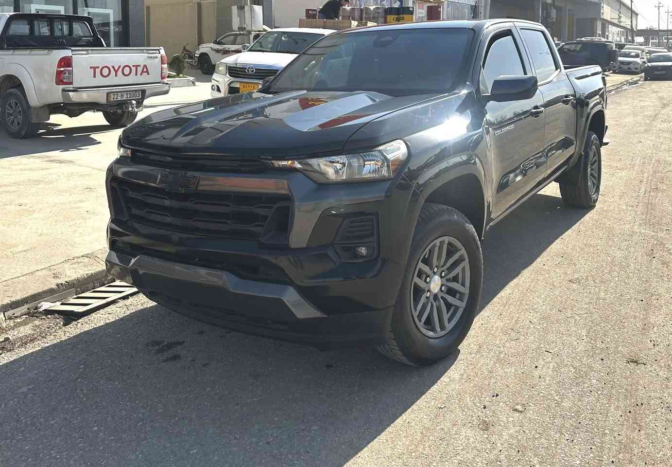 Chevrolet Colorado 2023 4X4
الموقع: أربيل
***********
شكل جديد
محرك 2.7 تيربو – اقتصادي وقوي
ممشى: 31,000 ميل فقط
نظام 4x4 دفع رباعي
شاشة وكاميرا خلفية
كوشينات كهربائية + نظام تدفئة
باب طويل – بودي قصير 
بونيت و شبر من البودي مصبوغ فقط (تصليح خفيف
ارباكات تاك و راجع سيستم
***********
سعر ٢٢٩ ورقه
