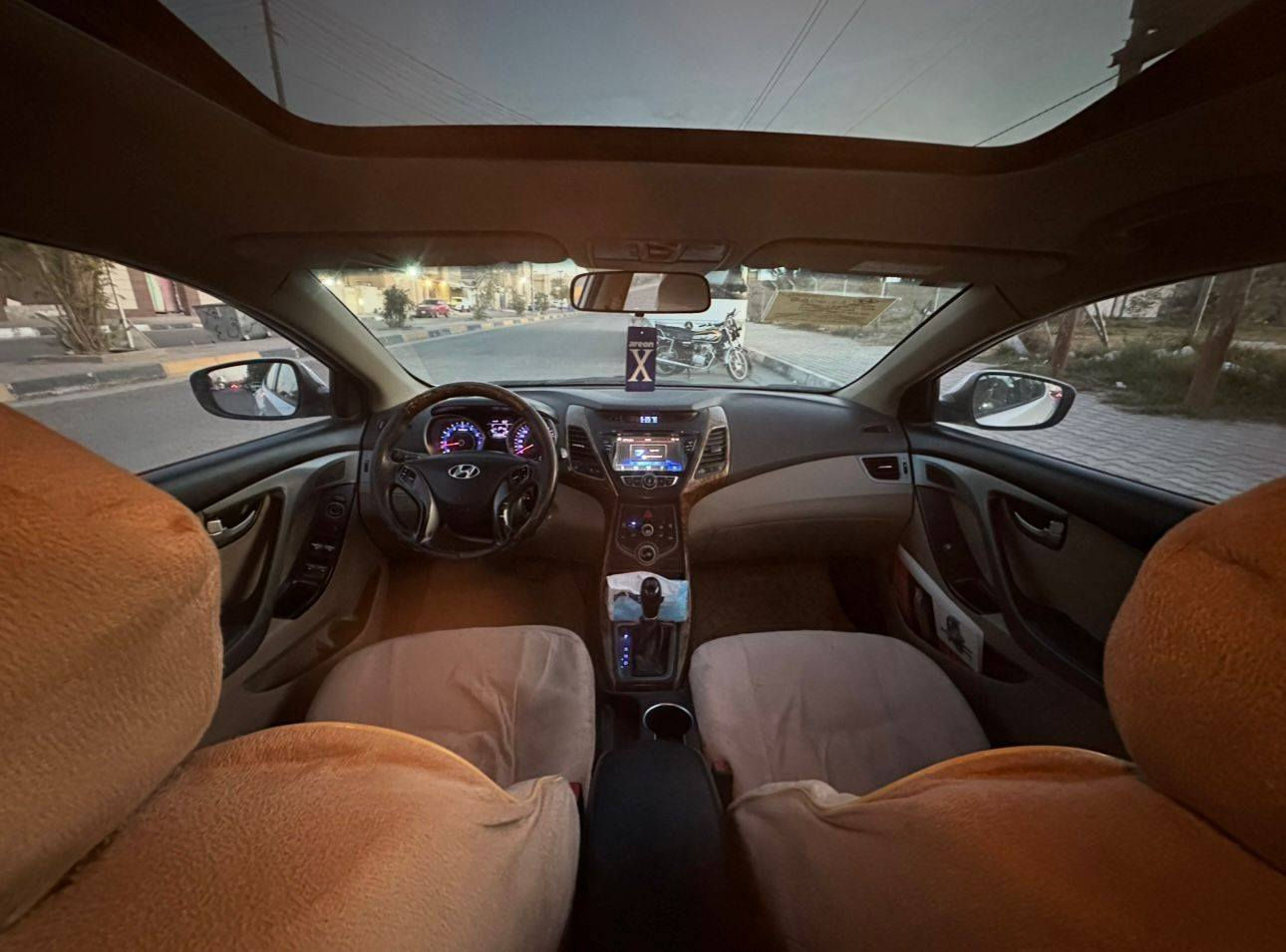 السلام عليكم *********** هواندي النتره موديل 2015 السعر (120) خليجيه سياره مكفوله كفاله من عده جاملغ امامي وحافة بنيد وباقي مكفول مواصفات السياره فول 1/1 فتحه بلقماره شاشه كبيرة كامرا خلفيه وحساس تبريد أمامي خلفي تحكم ستيرن جهتين مري شفط أشاير بلمري ويل كب كروم داخل صاج مكينه 1800 دوش مكينه وكير وحداديه تبريد وتخم تايرات بحاله ممتازه جدا جدا رقم كربلاء انكليزي تحويل مباشر مكان سياره في كربلاء
