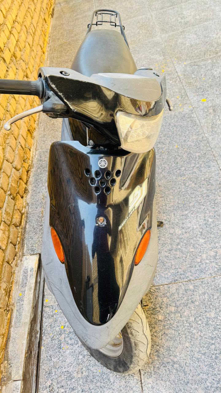 مرحبا : دراجه يوماها pg. للبيع شغاله من كلشي وشلعه وكهربائيات حلوه (مجفته مره وحده ). 
كابريتر وصالنصه تجاريه السعر  فقط 350 وبيها مجال للشراي
مكلف بلنشر الاتصال على هذا رقم *********** ،
