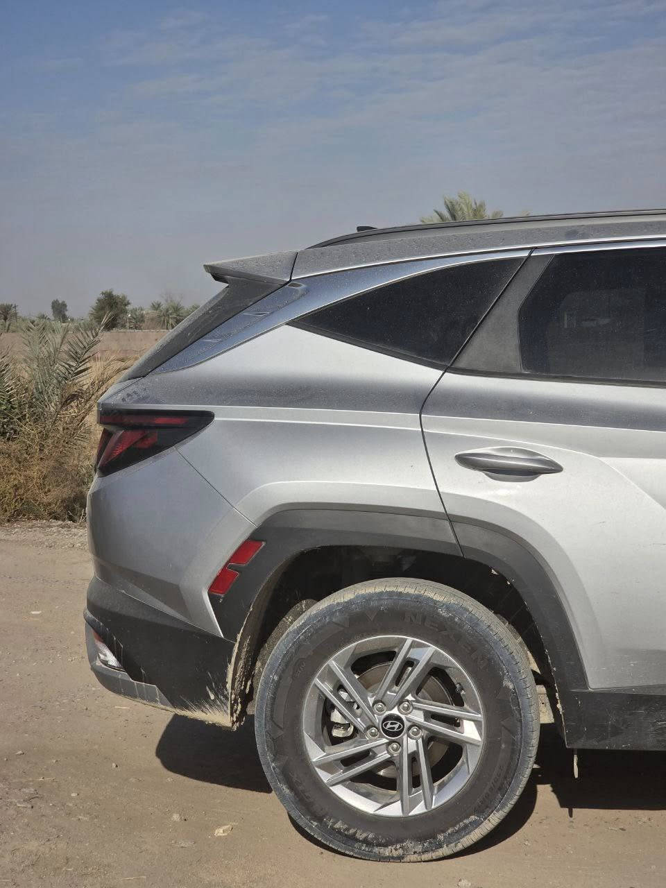 السلام عليكم
توسان موديل 25 دخول جديد بدون رقم 
السياره بحاله الوكاله جديده ماشيه 3000 فقط 
فئة SEL حادثه خشم البنيد صبغ وبدايه الجاملغ بارد الباقي كفاله عامه بدون تبديل بدون لغود وشواصي كفاله عامه 
مواصفات السياره شاشه متصله كار بلي تشغيل عن بعد تشغيل بصمه دخول ذكي ترحيب عند الاقتراب مودات قياده أشاير بالمري داخل ابيض واسودّ كراسي تدفئه كهرباء تبريد منفصل+قطعتين رادارات خلفيه جانبيه وامامي قياده ذاتيه 
 كير تعليك   دفع رباعي ذكي بعد بيه مواصفات السياره 
السياره جديده دخول جديد  وماشيه قليل كلش حلوه السياره وارد كندي 
مكاني بابل الحله ***********  
السعر 205 وبيها مجال للطيبين ماكو هيج سعر بيهج نظافه ومواصفات بالخير ع الياخذها
