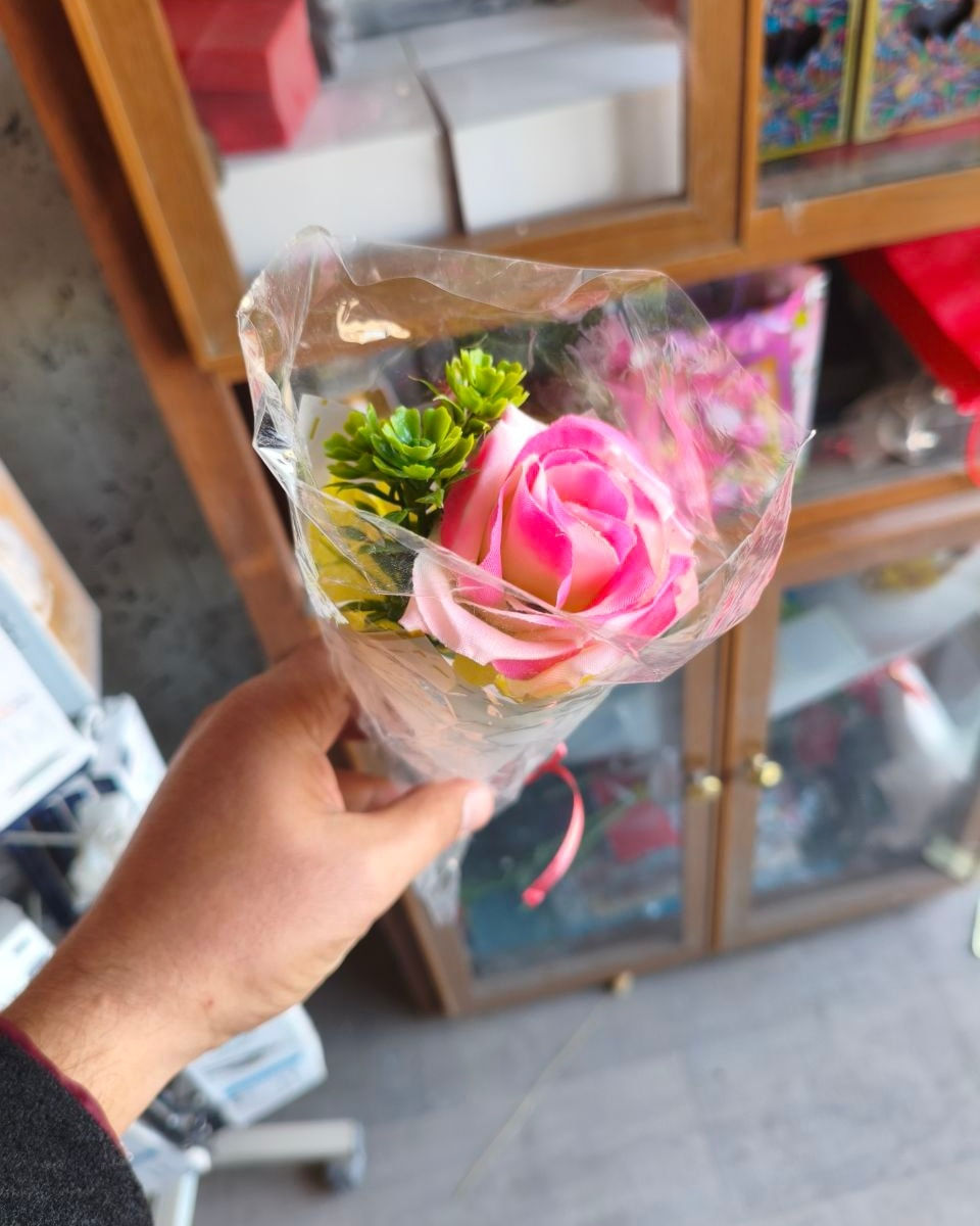 لأن بعض الهدايا تحچي أكثر من الكلام 🌸
بوكيهات ورد مرتبة بذوق وأناقة
تناسب كل مناسبة: حب، تقدير، فرح، مفاجأة
🌹 متوفر الآن في مكتب الباشق
📍 حجز مسبق | تنفيذ سريع | تغليف أنيق
🎉متوفر انواع الورود السنكل والبوكيه
🎉متوفر ايضا علب واكياس ورقية للهدايا وتغليف الهدايا .
  *********** /***********. متوفر توصيل
📞 راسلنا للطلب
#مكتب_الباشق
#بوكيهات_ورد
#هدايا
#ورد_مناسبات
#ذوق_وأناقة
