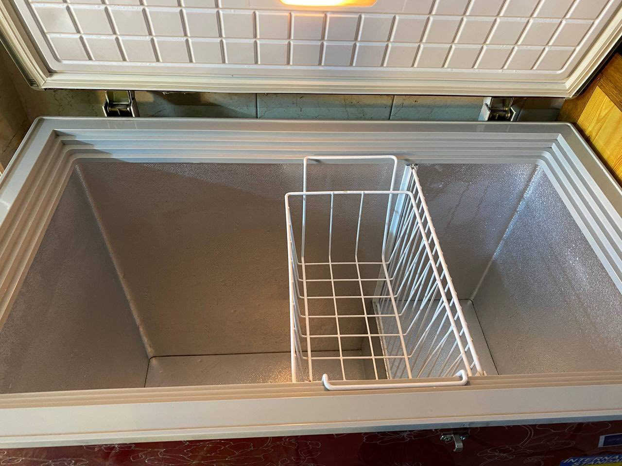 مجمدة Lg للبيع
جداً نظيفة غير داخلة تصليح
العنوان بغداد الغزالية 
السعر 250 الف


**إذا كنت صاحب هذا الإعلان وتريد حذفه لأي سبب، رجاءا أرسل رسالة إلى الدعم الفني**