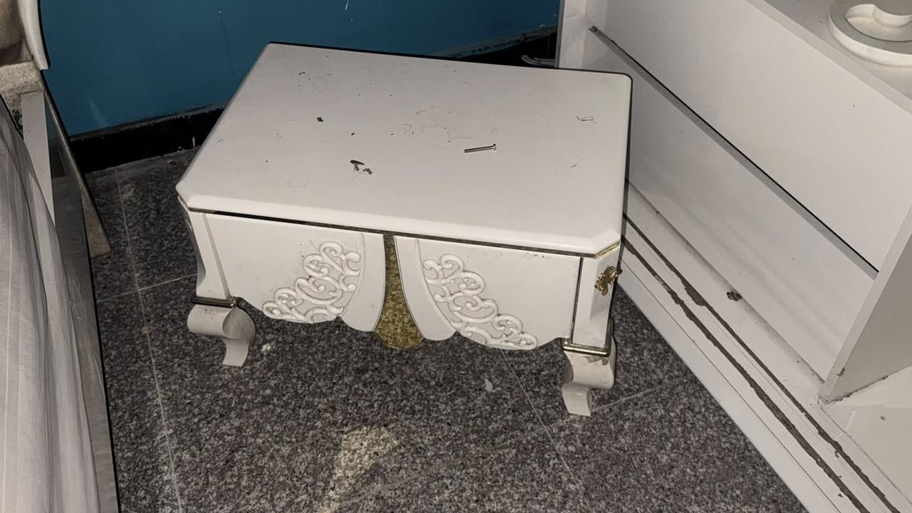 السلام عليكم مر رخصه الاادمن غرفه نوم تركيه للبيع كامله مع دوشك سبرنك طبي بسعر اخو البلاش 150 الف اللي يريده يجي يفتحها وياخذها بغداد خلف ساحه اللقاء واتساب ***********
