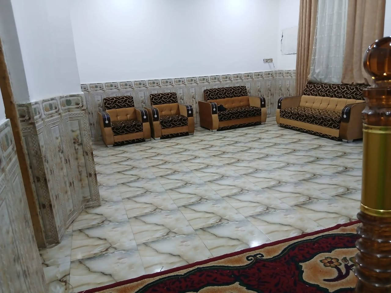 بيت للبيع زراعي المساحه 120متر  البناء طابقين حديت التفاصيل 3غرف +صاله+استقبال +مطبخ صحيات  فوك وجوه   العنوان حي الامير  للستفسار الاتصال على الرقم ***********
