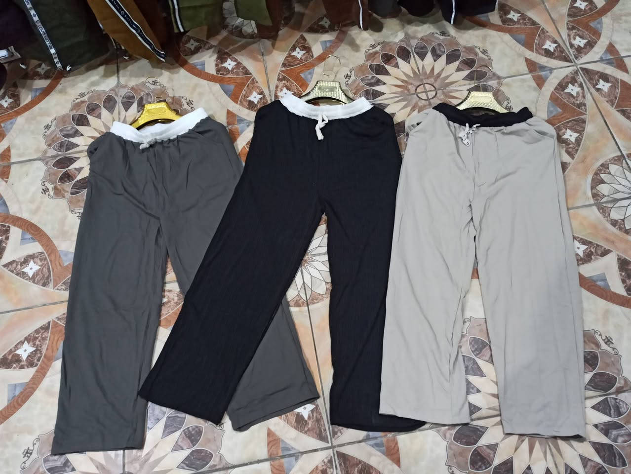 تنزيلات ♥️احذيه رجاليه سعر القطعه ب ١٠😘
بجايم بوي سعر القطعه ب ٨الاف ♥️ثنين ب ١٥😍
تشيرت تركي خامه لنن سعر القطعه ب ٨الاف ♥️ 
تشيرت هاف سعر القطعه ب ٨الاف ♥️العنوان الاسكان الرابعه محلات بيت زكيحي 😍


**إذا كنت صاحب هذا الإعلان وتريد حذفه لأي سبب، رجاءا أرسل رسالة إلى الدعم الفني**