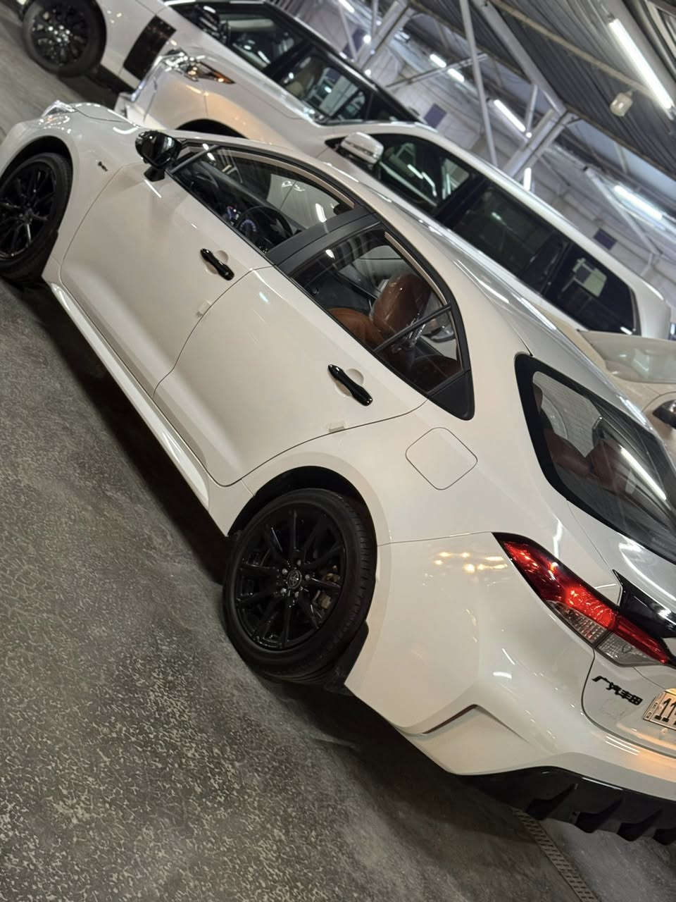 رمضان كريم
تويوتا كورلا 2025 هايبرد S  فئه ( بلاك ادشن )
كامرات محيطيه 
ماشيه الف كيلو فقط ومكفوله كفاله عامه من كلشي 
سلايد روف 
محرك 1800
داخل جلد قرميدي اصلي 
4 كامرات محيطيه 
ويل كب كروم حجم 17 انج 
جنح خلفي
لايت زينون عدسه 
رادارات اماميه وجانبيه 
السياره كفاله عامه 
الاتصال ***********
بغداد / الوزيريه
