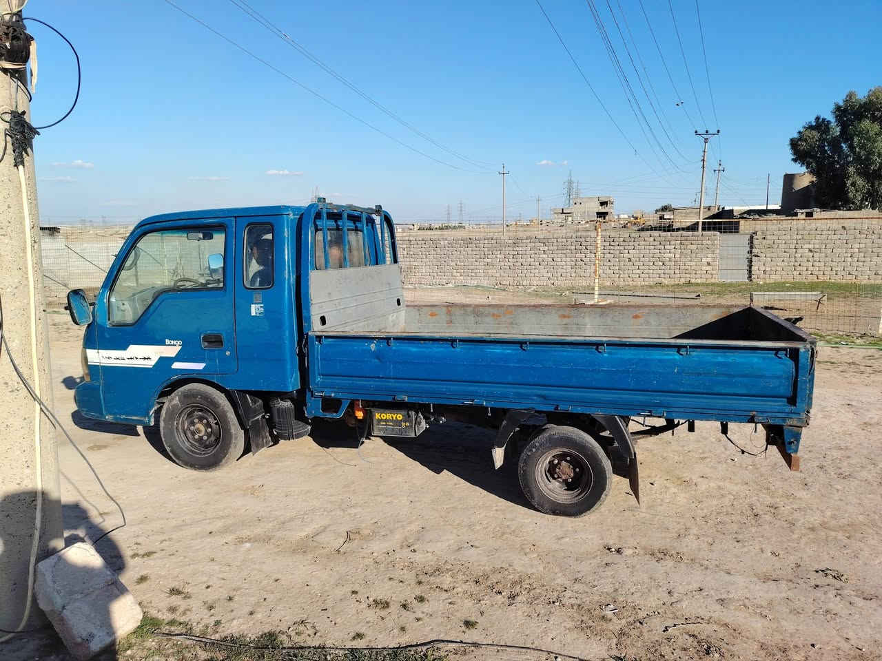 السلام وعليكم للبيع كيا برون ادوات مامسجل بدون صبغ بدون دعم محرك وگير واكسن شرط صدر جديد باور جديد السيارة على وضع الشركة السعر 35$الاستفسار اتصل على الرقم ***********
