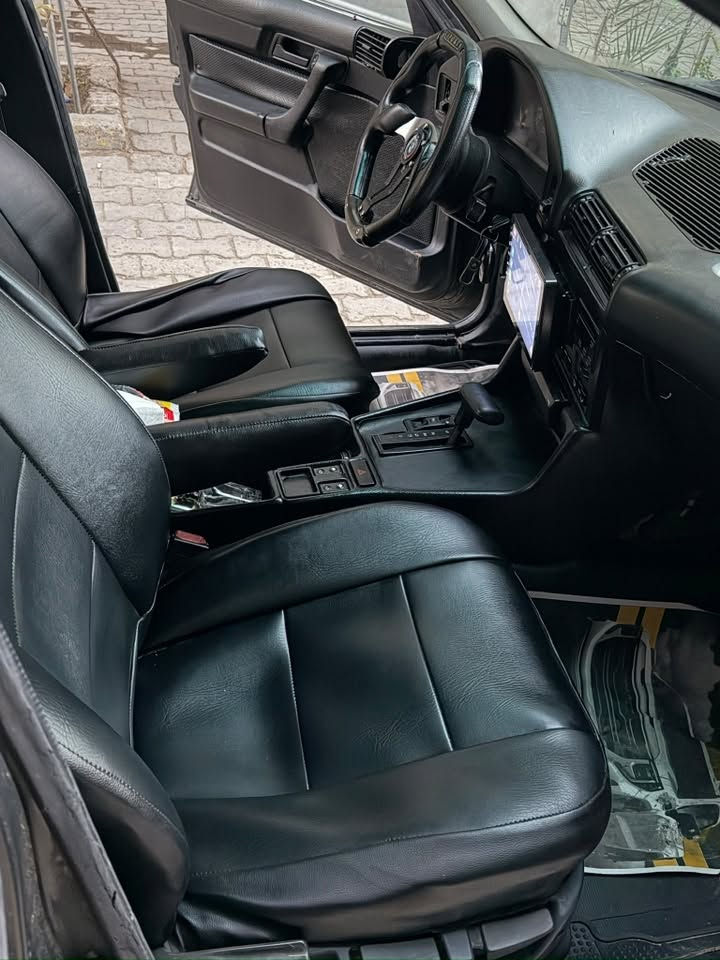 Bmw525 سياره
للبيع 525 محرك مفتوح بأسمي تحويل ثاني يوم
السياره بلاد مابيها اي حادث تدفئه تبريد مكينه وكير  ضمان ستيرن رياضي والستيرن الاصلي هم موجود وياها شاشه كاربلي اصليه كشنات جلد لايت زنون ودمام بك لايت دخاني فتحه سقف ويل وتخم تاير جديد السياره مصروف عليها هواي ومو سعرها المكان بغداد السعر 49$
*********** واتس اب فقط
