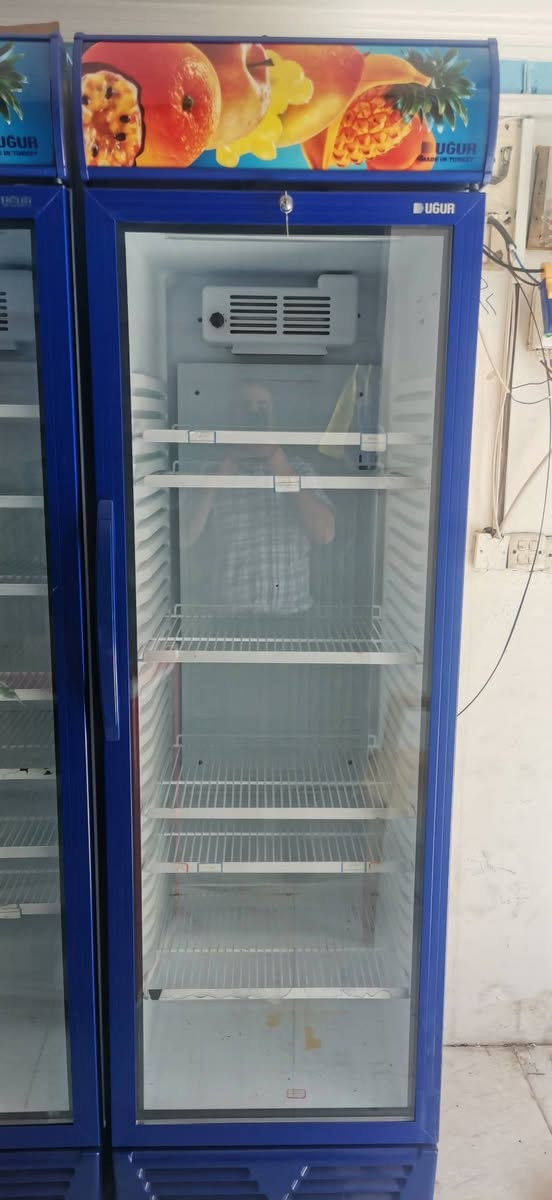 ​📦 أغراض محل شبه جديدة للبيع في الموصل (حي المصارف) 📦
الأغراض بحالة ممتازة جداً واستخدام خفيف (4 أشهر فقط):
🔹 4 عارضات أوكور تركي أصلي (فيها ضمان 8 أشهر).
🔹 رفوف جانبية 4 متر (26 رف).
🔹 جام خانة قطعتين (2.5 × 2.50 متر).
🔹 كاونتر ألمنيوم + ميز مكتب (1 متر).
​📞 للتواصل المباشر: ***********
