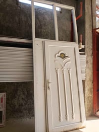 باب مستعمل للبيع 07512352748