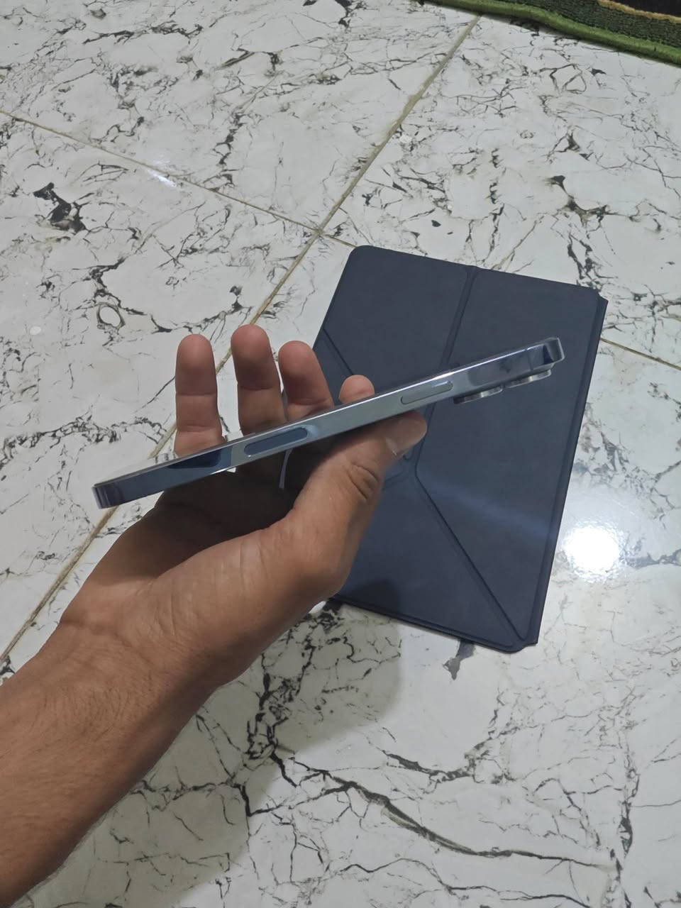 📱 ايفون 13برو ماكس
💾 الذاكرة: 256

🔋 البطارية: 94 مرفوع 

✅ الجهاز شغال بالكامل بدون أي مشاكل

✅ تك سيم شغال طبيعي

✅ الكاميرات شغالة وتصويرها حيل حلو

✅ الصوت واضح

✅ الهزازات شغالة طبيعي

✅ Face ID شغال طبيعي

💰السعر 700 وبي مجال 

📍 الموقع: بابل  – حله شارع 80

🚫 بيع فقط (ماكو مراوس ولا توصيل)

📞 التواصل: خاص أو اتصال مباشر

***********
