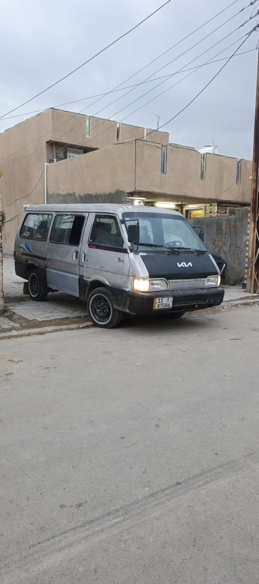 كيه بسته للبيع
موديل1993 سياره بلاديه قطره صبغ مابيهه 
رقم بغداد انكليزي حمل بسمي سنويه لل30
تخم تاير صدر امامي خلفي جديد كهربائيّات كله شغاله باتري دينمو دوشمه جديده سياره. بلاديه كير اكسل كفاله.. محرك يبخر.. سياره جاهزه ما ناقصها برغي.....سعرها 34وبيها مجال بسيط... مكاني بغداد منطقه الطارميه 
***********//***********
