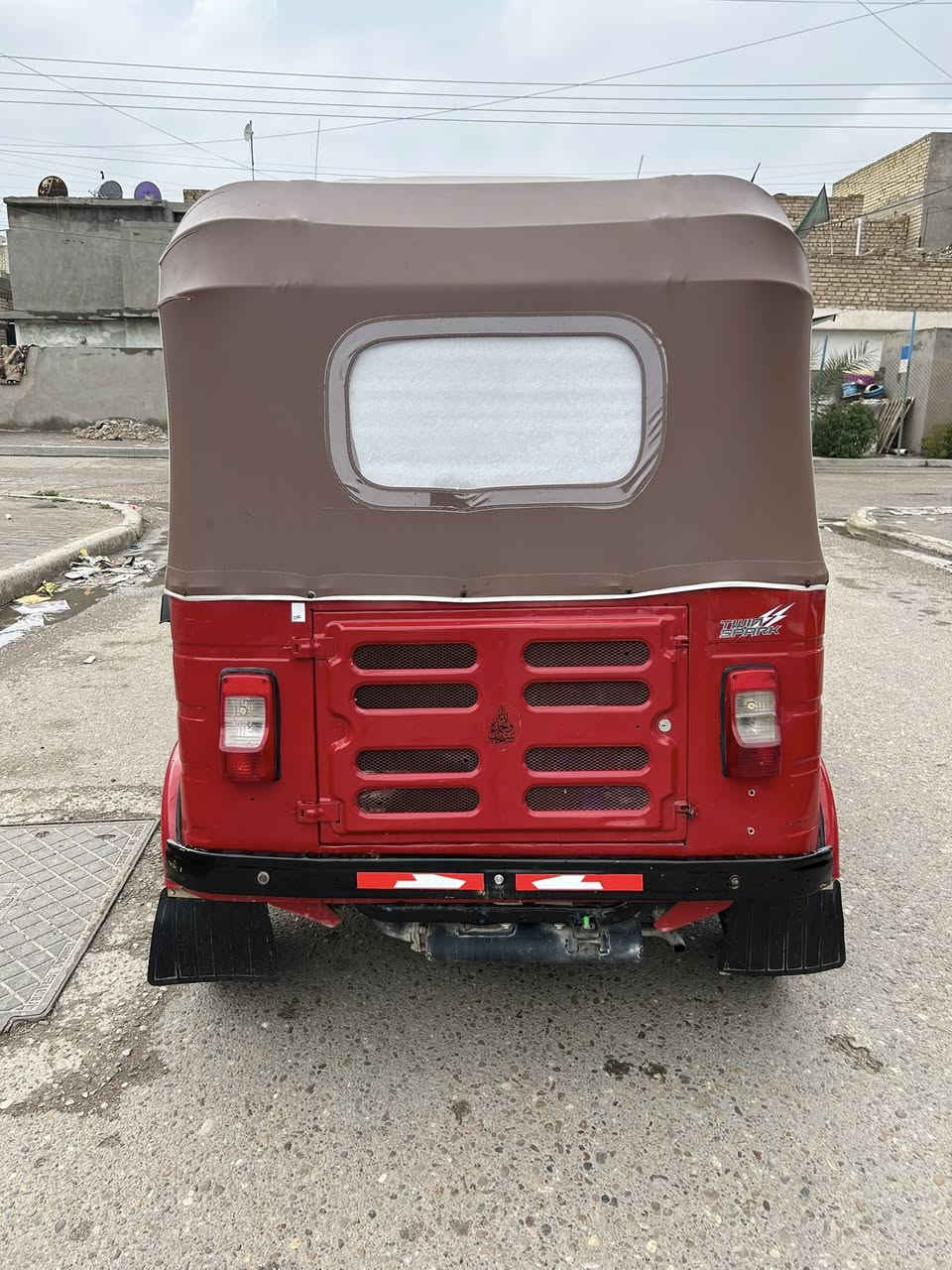 تكتك للبيع موديل20 رقم وسنويه تكتك خير من الله بيها بس لغد مرشوش وباقي لاصبغ والمعجون محرك اخرس تراس زيرو نصبه فول كبل لشارع ربع مذب عليها السعر 6800 وبيها مجال المكان بغداد جسر ديالى القديم شارع 70 

***********رقم انتصال 
***********واتساب
