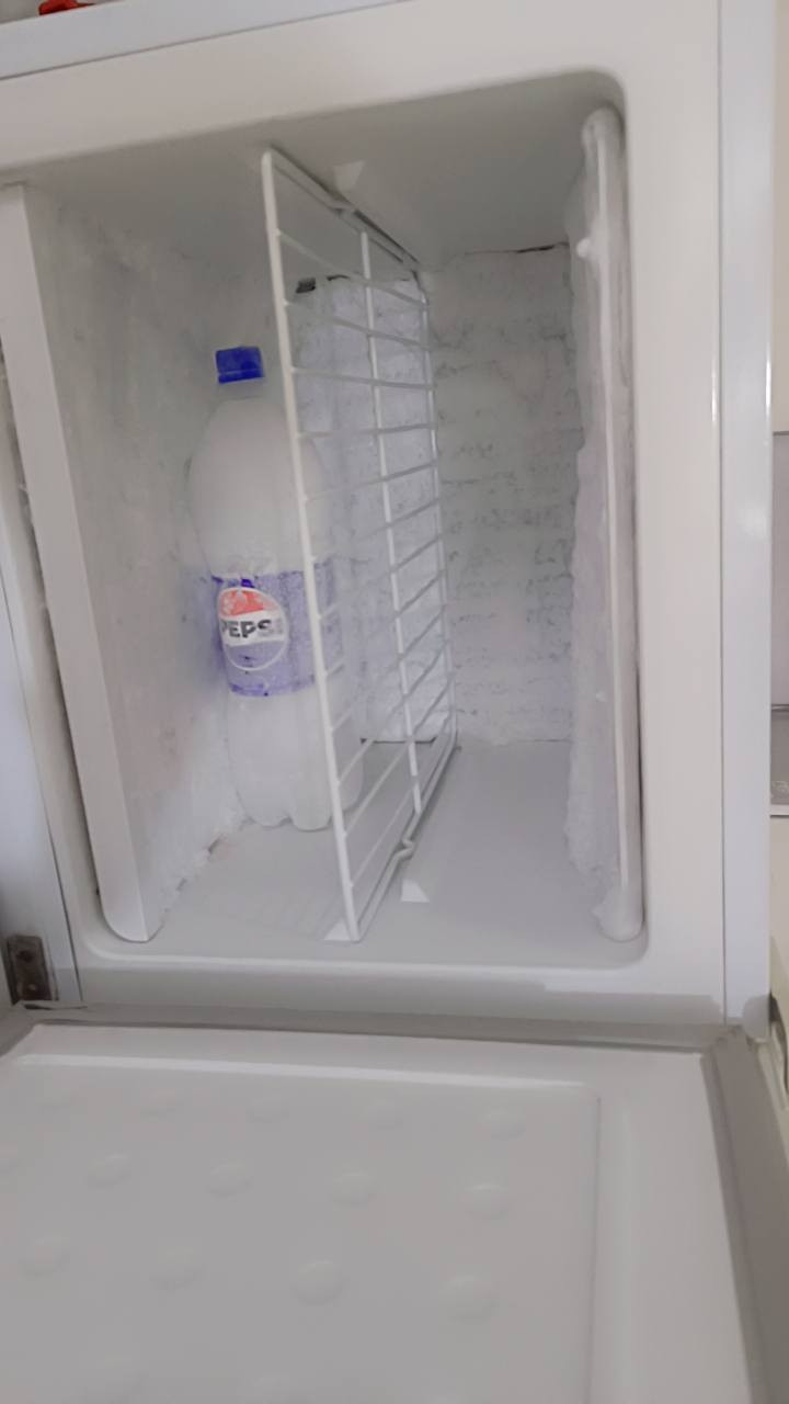 ثلاجه نظيفه اخت جديد للبيع مستعجل
العنوان مجمع ريحانه قرب مجمع بسمايا 
***********
