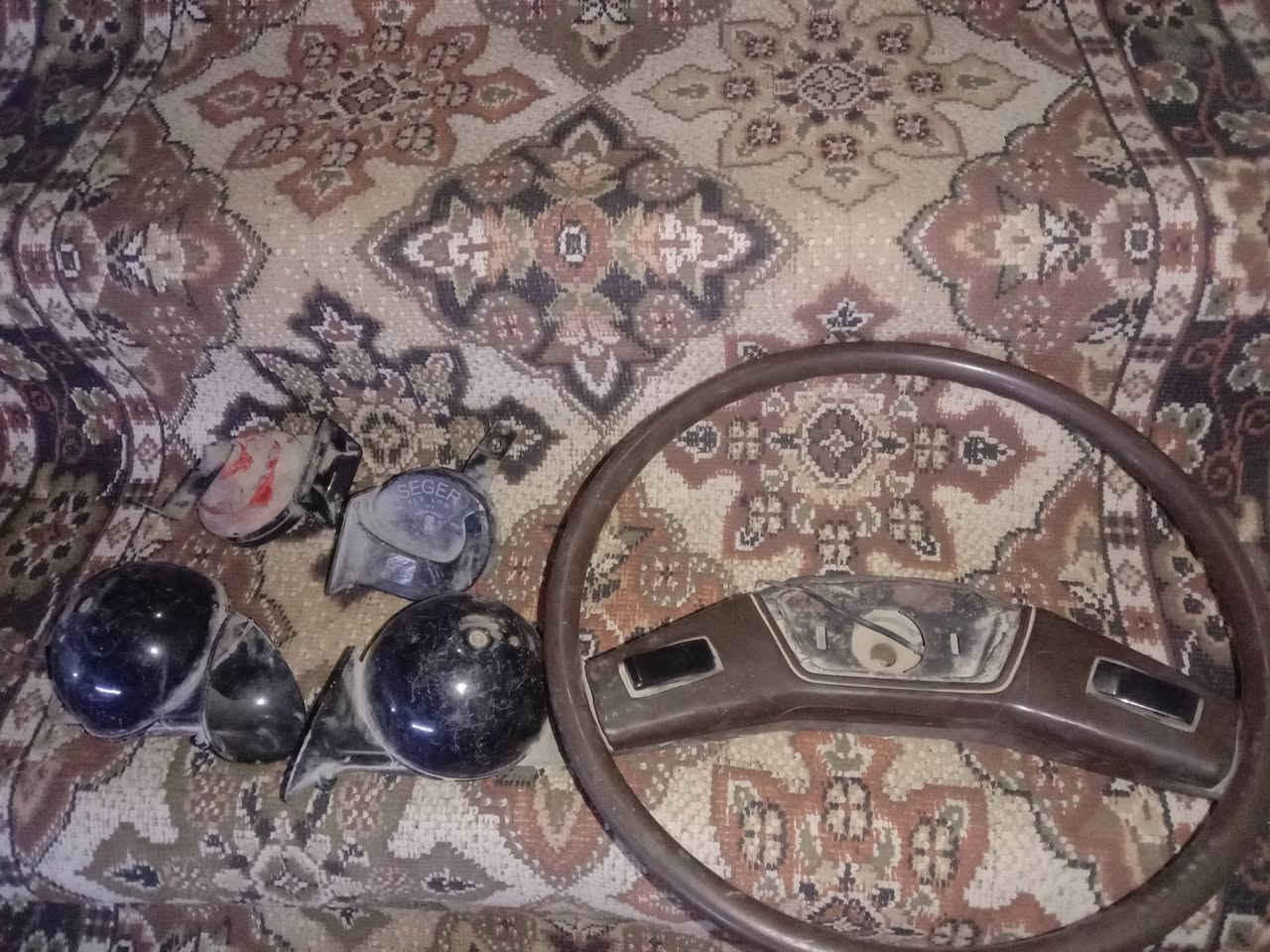 السلام عليكم دركه لبيع وهورنات طاط بس يرادلهن تنضيف***********
