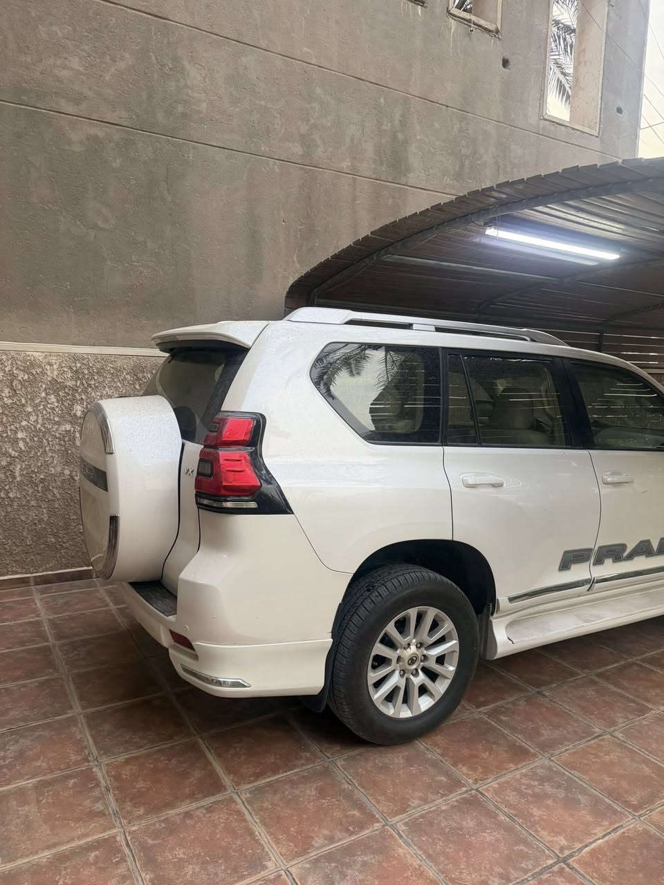 برادو 2014 vx
سلام عليكم 

برادو 2014 

فول مواصفات 

زراك لايت 

كراسي كهرباء 

7 راكب 

المقاعد الخلفية كهرباء 

ستيرن كهرباء 

لايت زينون 

كشافات زنون 

بدون اي نقص 

سته سلندر 

بيها بارد بباب الصندوك  سونار كامل بيها 

مكانها بغداد 

سعرها 320

***********
