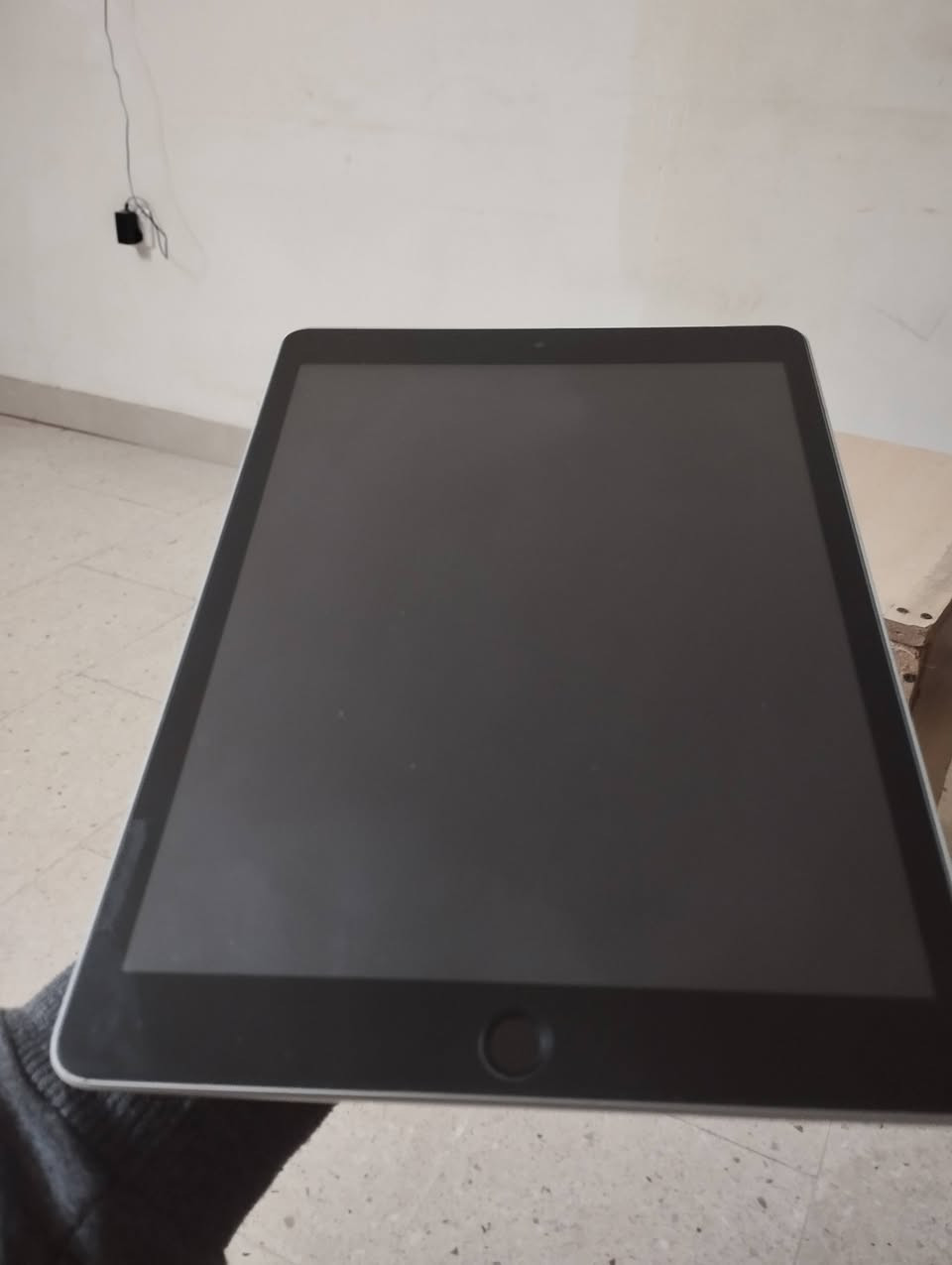 السلام عليكم ايباد الجيل التاسع نظيف ممفتوح ولا مخدوش وياه كفر وقلم السعر 200 الف للتواصل 
***********
بغداد الجادرية
لايوجد توصيل
