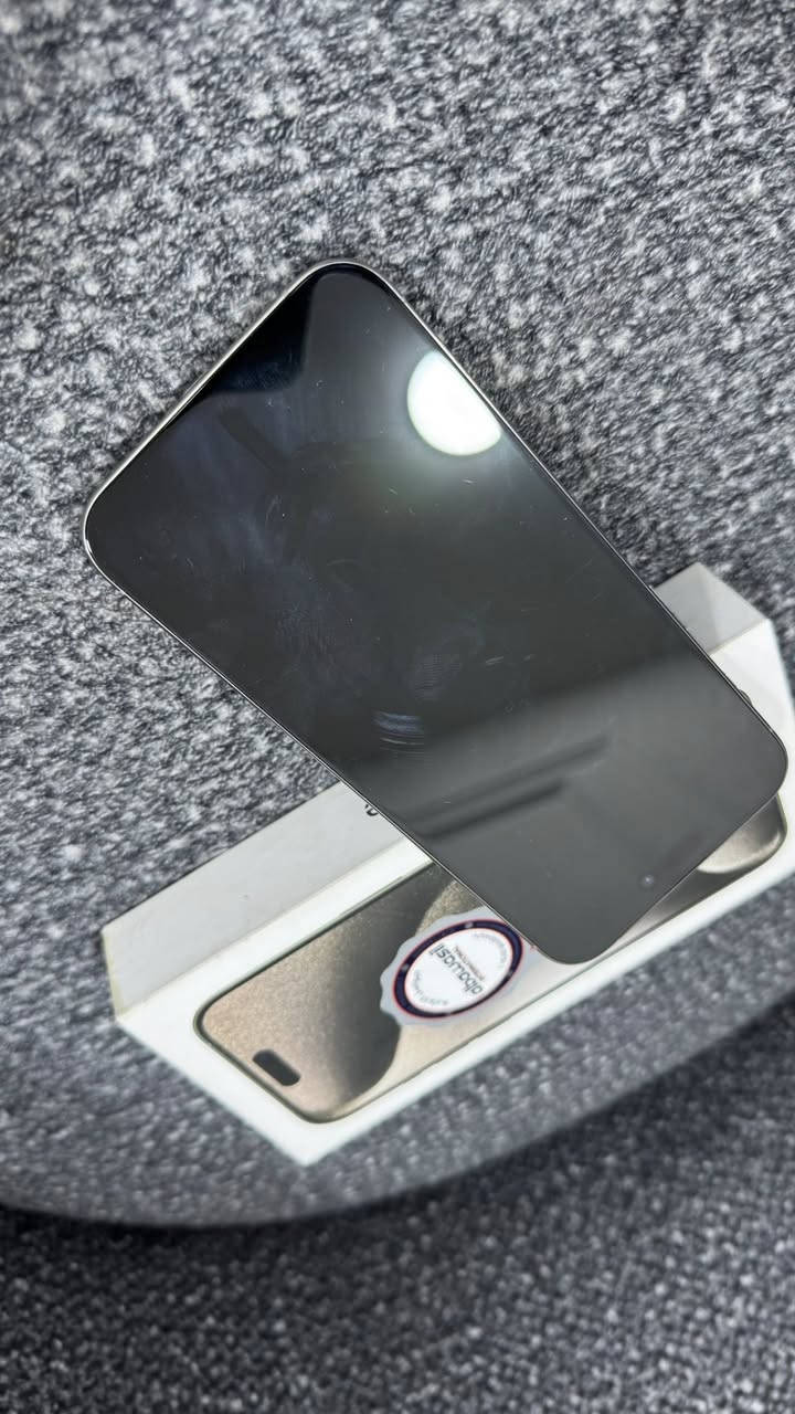 ايفون 15 pro max لون تيتانيوم
256 ذاكرة
بطارية 89
نظافة فول مكفول لا فتح ولا تبديل 
السعر مليون و50 الف
مكاني بغداد الاعلام
***********
