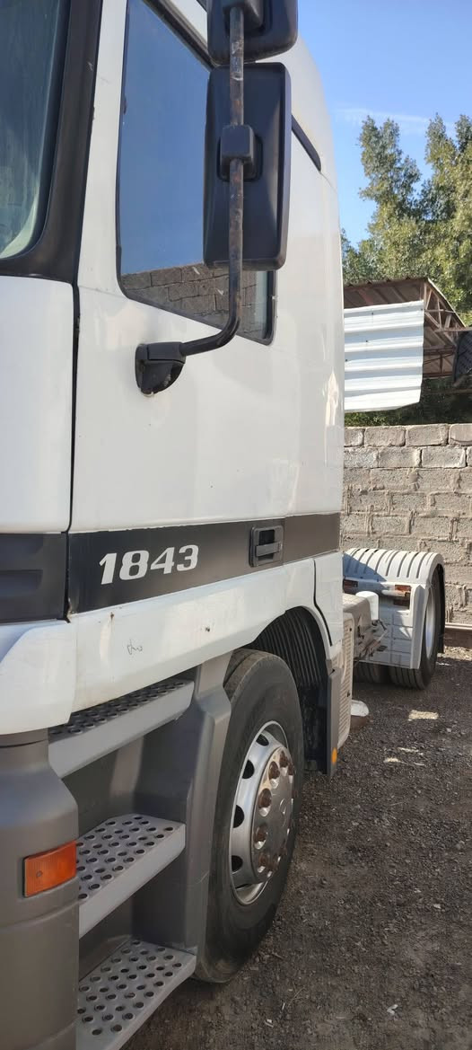 للبيع موديل ٢٠٠٠
موبايل ***********
