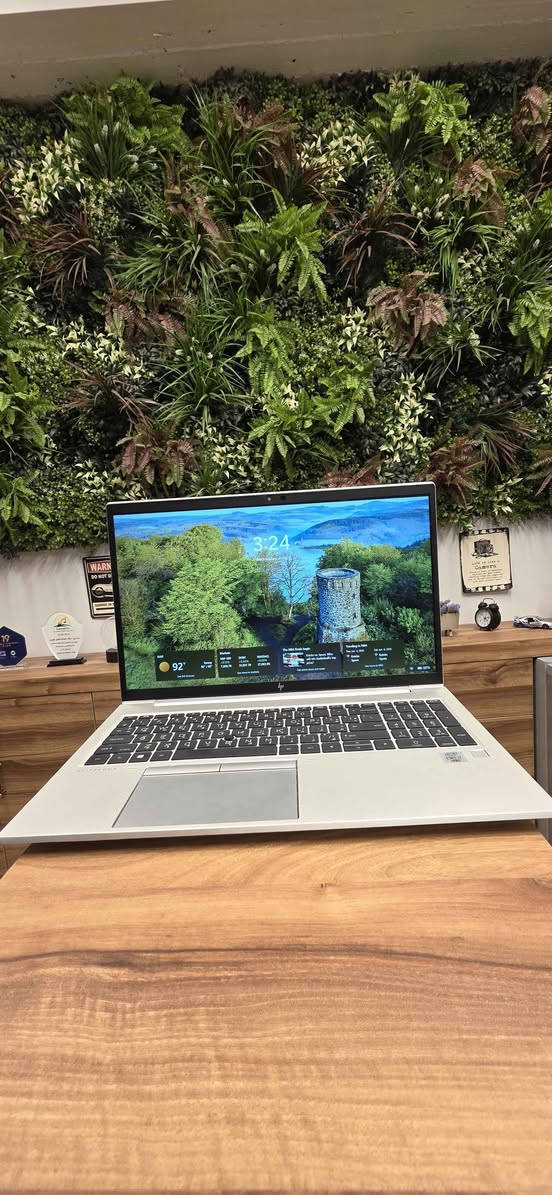 لابتوب الشغل والأناقة المتكاملة!
 HP EliteBook 850 G7 
وصَّل وبأنسب سعر! 🔥
​إذا تدور على لابتوب يتحمل شغل قوي، شكله راقي، وبطاريته تعتمد عليها، هذا الجهاز هو خيارك الأفضل. مثالي للمهندسين، الطلاب، وأصحاب الشركات.
​المواصفات الأساسية:
• المعالج: Intel Core i7 vPro (الجيل العاشر) - أداء سريع ومستقر جداً.
• الذاكرة (RAM): 8GB DDR4 (تقدر تطورها بكل سهولة).
• التخزين: 256GB SSD - سرعة فائقة بإقلاع النظام وفتح البرامج.
• الشاشة: 15.6 بوصة بدقة عالية ومريحة للعين.
​أهم مميزات اللابتوب:
✅ هيكل ألمنيوم فخم: وزن خفيف ومتانة عالية يتحمل السفر والتنقل.
✅ صوت Bang & Olufsen: نقي جداً للمكالمات والاجتماعات والترفيه.
✅ أمان عالي: معالج vPro يوفر حماية متطورة لبياناتك.
✅ كيبورد مريح: ممتاز للكتابة السريعة والشغل الطويل.
​📍 متوفر الآن في المحل! (السعر وتفاصيل التوصيل خاص أو بالتعليقات)
📩 للحجز أو الاستفسار او توصيل، راسلنا على الخاص

کوردی
​
بۆ ئەوانەی بەدوای هێز و جوانیدا دەگەڕێن! لابتۆپی ناوازەی HP EliteBook 850 G7 ئێستا بەردەستە! 💻✨
​ئەم لابتۆپە تایبەتە بە کار و بزنس، بە دیزاینێکی زۆر سەرنجڕاکێش و بەهێز کە بەرگەی هەموو جۆرە کارێکی قورس دەگرێت. گونجاوە بۆ ئەندازیاران، قوتابییان، و خاوەن کارەکان.
​تایبەتمەندییە سەرەکییەکان:
• پرۆسێسەر: Intel Core i7 vPro (نەوەی دەیەم) - خێرا و جێگیر لە کارکردندا.
• ڕام: 8GB DDR4 (توانای زیادکردنی هەیە).
• مەمۆری: 256GB SSD - خێراییەکی بێوێنە لە کاتی داگیرساندن و کردنەوەی بەرنامەکاندا.
• شاشە: 15.6 ئینج بە ڕوونی بەرز و گونجاو بۆ کارکردنی درێژخایەن.
​گرنگترین تایبەتمەندییەکانی:
✅ بۆدی ئەلەمنیۆمی بەهێز: کێشێکی سووک و شێوازێکی زۆر مۆدێرن کە بەرگەی هاتوچۆ دەگرێت.
✅ سیستەمی دەنگی Bang & Olufsen: دەنگێکی زۆر ڕوون بۆ کۆبوونەوە و ڤیدیۆ.
✅ پاراستنی بەرز: پرۆسێسەری vPro پارێزگاری لە زانیارییەکانت دەکات.
✅ کیبۆردێکی نەرم و مۆدێرن: تایبەت بۆ نووسینی خێرا.
​📍 ئێستا لە فرۆشگاکەمان بەردەستە! (بۆ نرخ و گەیاندن نامە بنێرە) أربيل, العراق


**إذا كنت صاحب هذا الإعلان وتريد حذفه لأي سبب، رجاءا أرسل رسالة إلى الدعم الفني**
