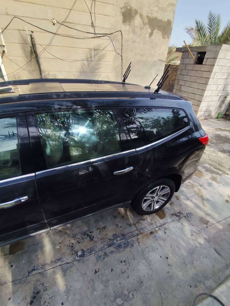 السلام عليكم كل عام أو انتو بخير
شيفروليه ترافرس خليجي.  موديل 2009
المواصفات ..
اشاير بل مري
بانوراما 
شاشه وسطيه
مقاعد جلد وكهرباء 
ثلاث قطع تبريد 
حساسات خلفيه 
صدره ممتاز  
محرك V6 3.6
صندوق كهرباء وشفط 
مع الكتلوك. 
بيع او مراوس حسب القناعه 
الاستفسار *********** الاتصال بل رقم واتساب موجود
