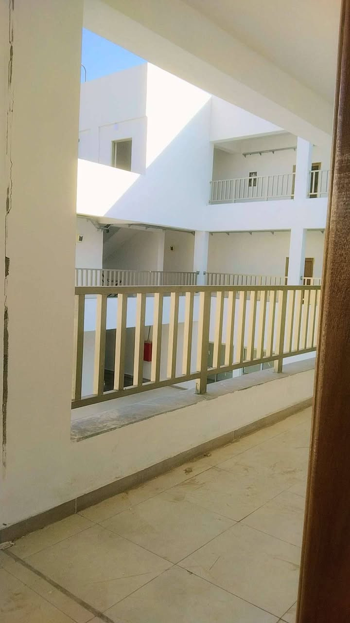 سلام عليكم انواع الصباغ الخارجي وداخلي بسعار مناسبه وشقل شوفت عينك طلس خارجي داخلي علمتر مكطوعه بليوميه عادي ماكو يشكال كادر كامل ***********
