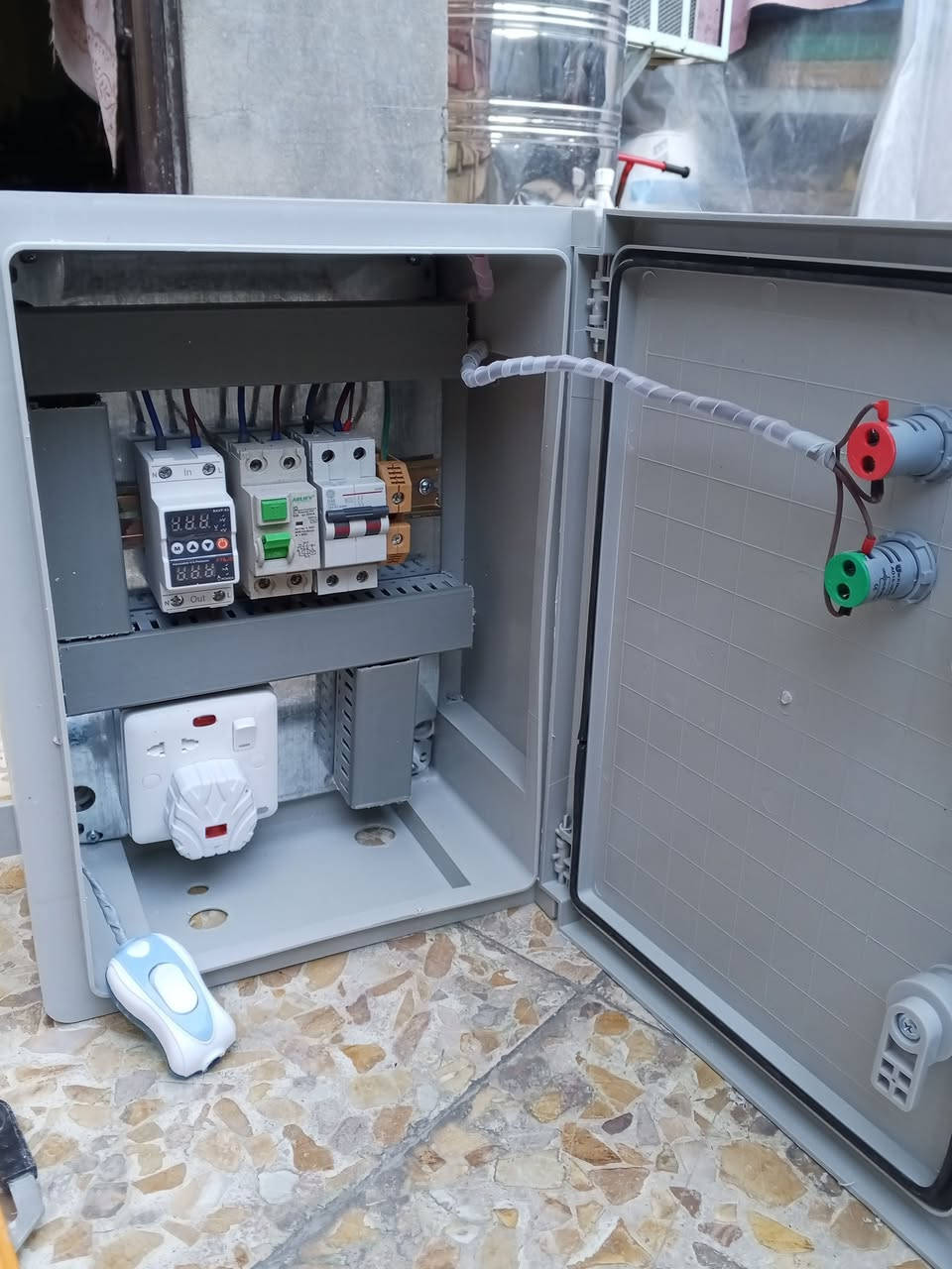 بورد شحن السيارات الكهربائيه جاهز وامن مع مخرج ايرث
تاسيسات حسين الجريان ابو محمد


**إذا كنت صاحب هذا الإعلان وتريد حذفه لأي سبب، رجاءا أرسل رسالة إلى الدعم الفني**