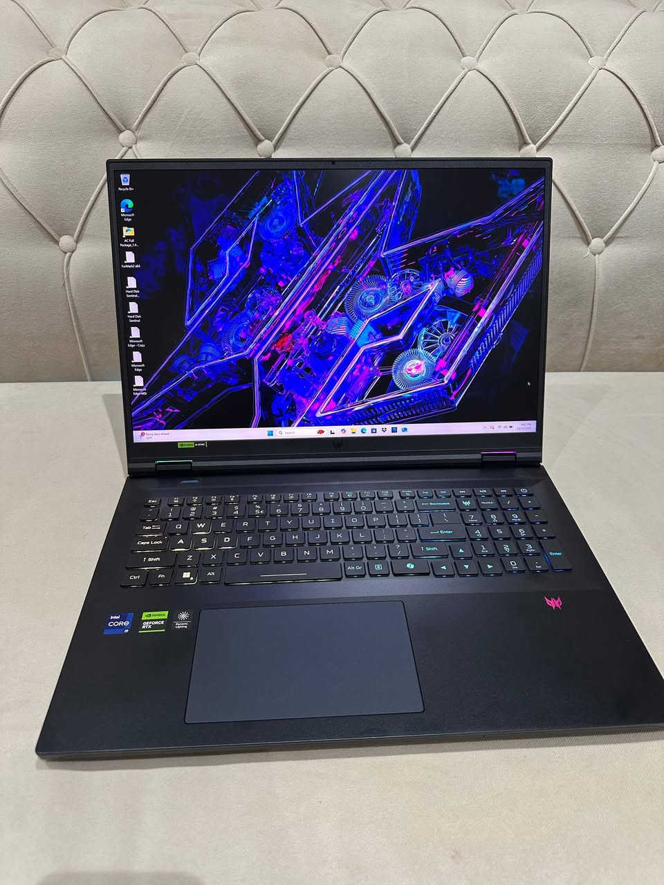 Acer Predator Helios 18
شاشة 18 إنج 2560×1600 ‏250Hz
معالج Intel Core i9-14900HX حتى 5.8GHz
كرت شاشة RTX 4090 ‏16GB ‏175W
رام 32GB DDR5 ‏5600MHz
خزن 1TB SSD
لجهاز جديد ممستخدم نقصة بس كارتون وسعر راسلني وتدلل


**إذا كنت صاحب هذا الإعلان وتريد حذفه لأي سبب، رجاءا أرسل رسالة إلى الدعم الفني**