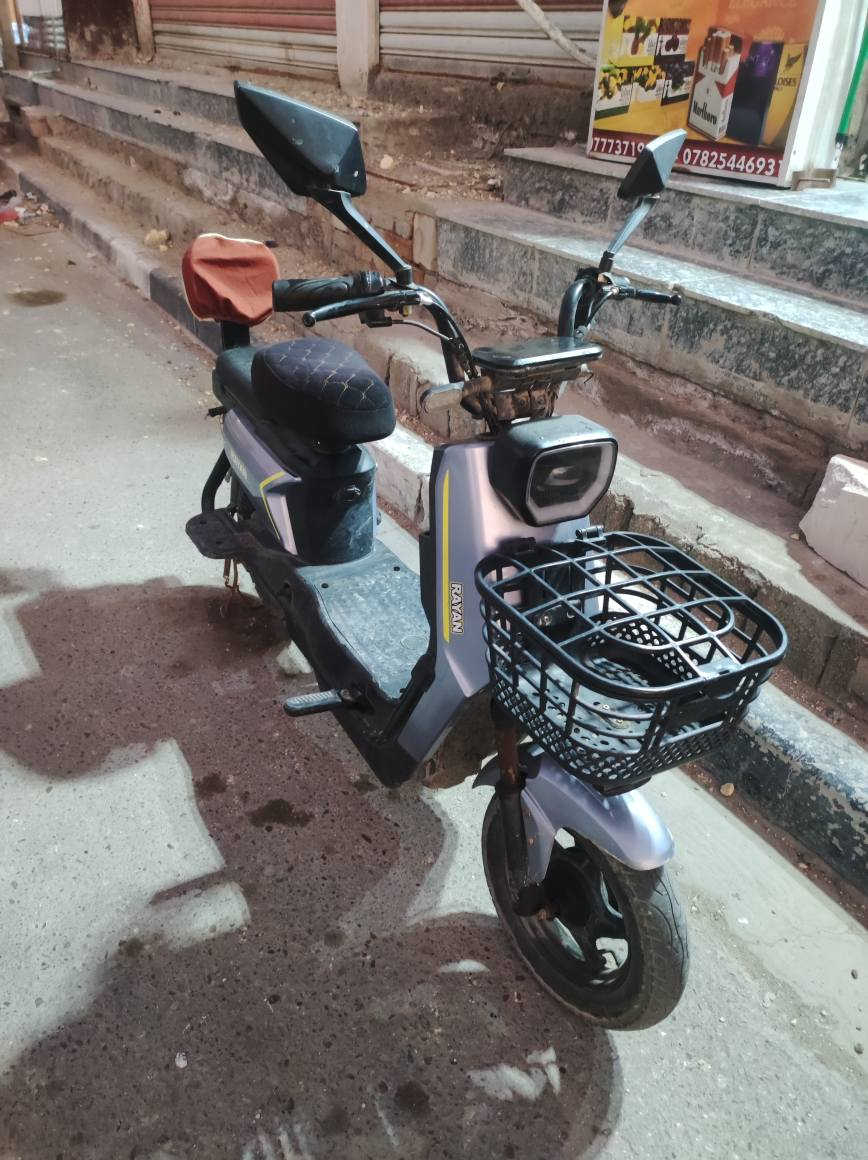 دراجة شحن تبديل بطاريات جدد وتاير ورى وبريكات اثنين  ودسك ورى نقص بس اشاير ووزنجيل وكفات 
سعر 300 مع مجال 
مكاني البصرة دور الشرطة شارع ستين قرب معارض جديدة البصرة, العراق


**إذا كنت صاحب هذا الإعلان وتريد حذفه لأي سبب، رجاءا أرسل رسالة إلى الدعم الفني**