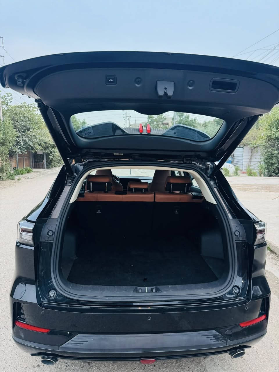 السلام عليكم للبيع شانجان UNI  sالسياره حره بسمي موديل 2025 موصفات السياره مكينه 1500 تيبر كير 7 نمر شاشه تدعم جميع الانضمه كامرات 360 جميع السياره  3 انضمت سرعه رادار سرعه حساسات كل السياره كشنات تبريد تدفئه فته سقف بصمه شحن لاسلكي قطعتين تبريد جنطه كهرباء سعر السياره 158 موبايل *********** مكان السياره بغداد حي الجهاد
