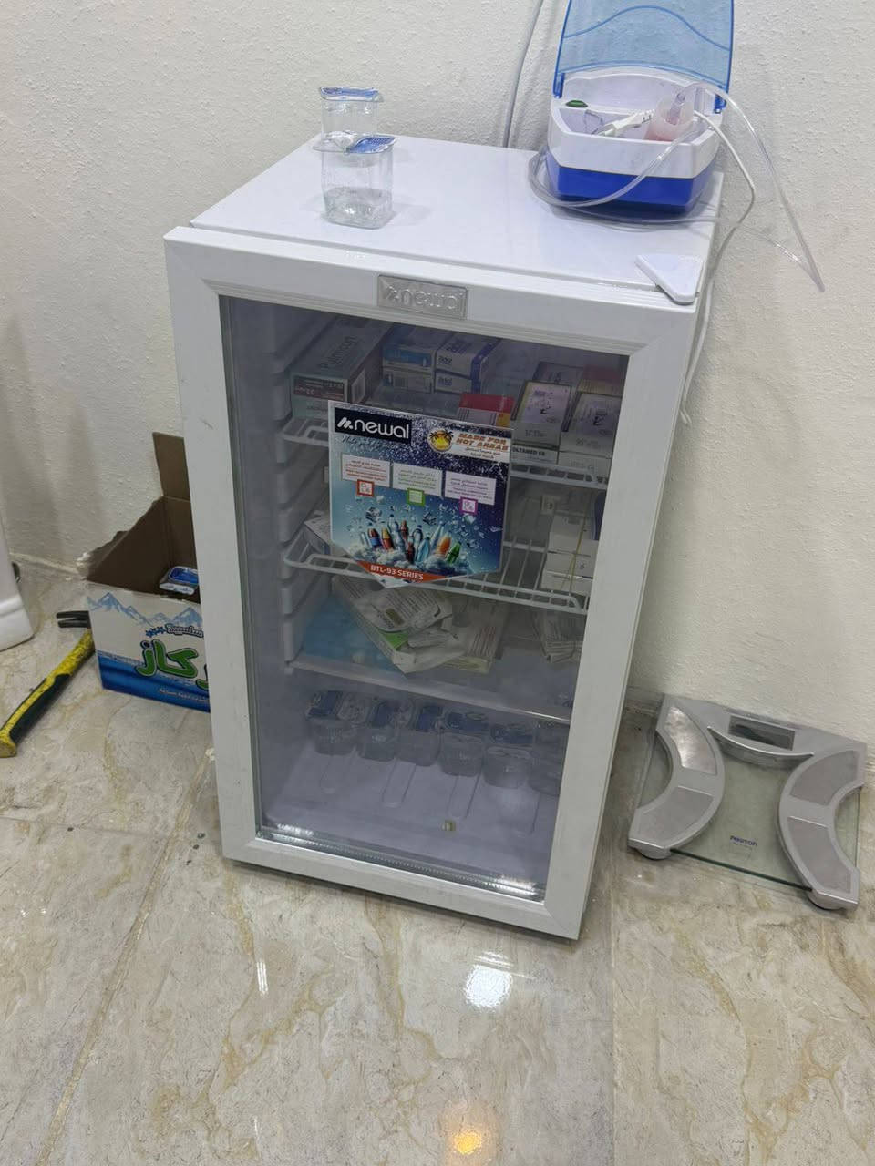 شاشة وكامرات دهوة عدد اربعة 265 الف قفل
سبلت مليون و600 قفل

ثلاجه 165 قفل

ديكور 4 ونص قفل قفل 
الكرسي سعر الواحد 50
***********
