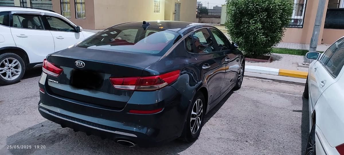 السلام عليكم
للبيع كيا أوبتيما موديل 2019 وارد امريكي رقم بغداد الجديد  سنويه لغاية 2031 لون رصاصي فول مواصفات ماعدا البانوراما ضريتها باب وجاملغ خلفي الجهه اليمين والسونار موجود رايدها ب 13000 الف $ مكان السيارة بغداد / العامريه للاتصال على الرقم 
***********
