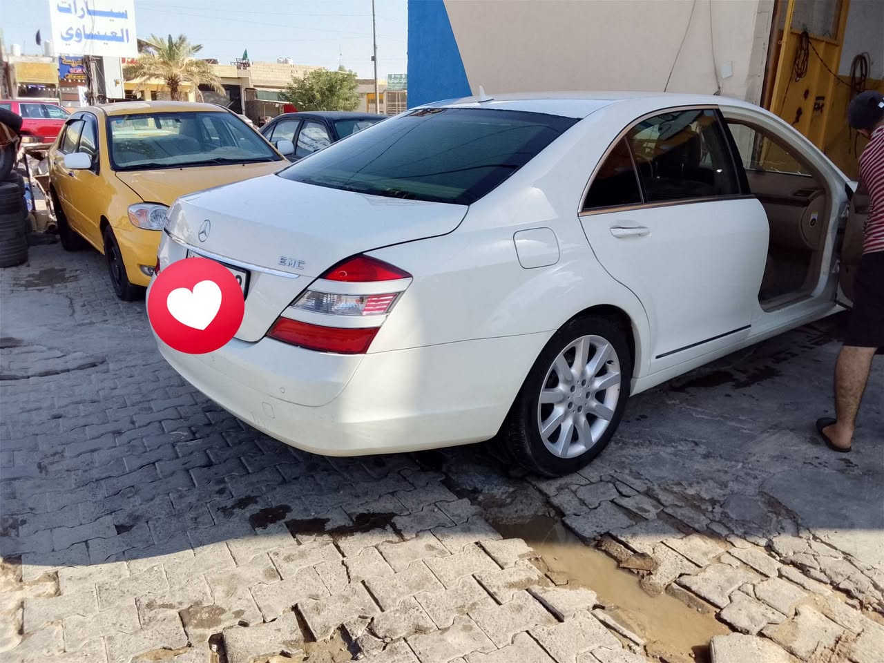 ماسدس 550s 2009  كفاله عامه من كص ومن ضربه ومن صبغ يعني ينفتح القرار تروح تدفع كمرك وتسجله  فول مواصافات بيه شغلات متخطر علا بال واحد ولجناي يعرف مواصفته مكينه كير تبريد حداديه جوبلسات كله كفاله اريده 65 بيه مجال بسيط بيع مستعجل عندي ضرف ***********
