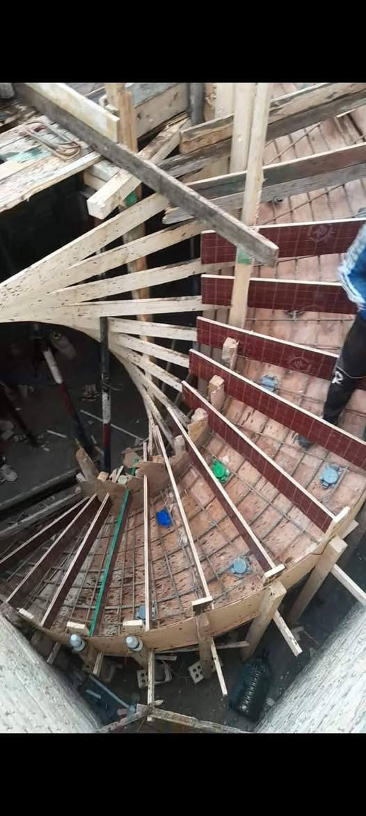 نحنو لسنئ الوحيدين ولاكن الافضل نجارة 🔨وتسليح
قالب كونكريت المنازل ولاعمدة 🗼🏗️بكافة الاحجام ديكورات مغربية 
رفتات رباطات ودوائر الدولة بادارة. ابو كيان 

👉👉استفار تفضل خاص.  او النتصال ***********👈
العنوان بغداد
