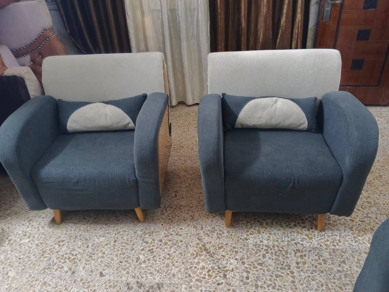 تخم تسكام بلوك  دزاين تركي
وقماش تركي درجه  اولى استخدام قليل جدا  نظافة 100/100
 سعر خاص


**إذا كنت صاحب هذا الإعلان وتريد حذفه لأي سبب، رجاءا أرسل رسالة إلى الدعم الفني**