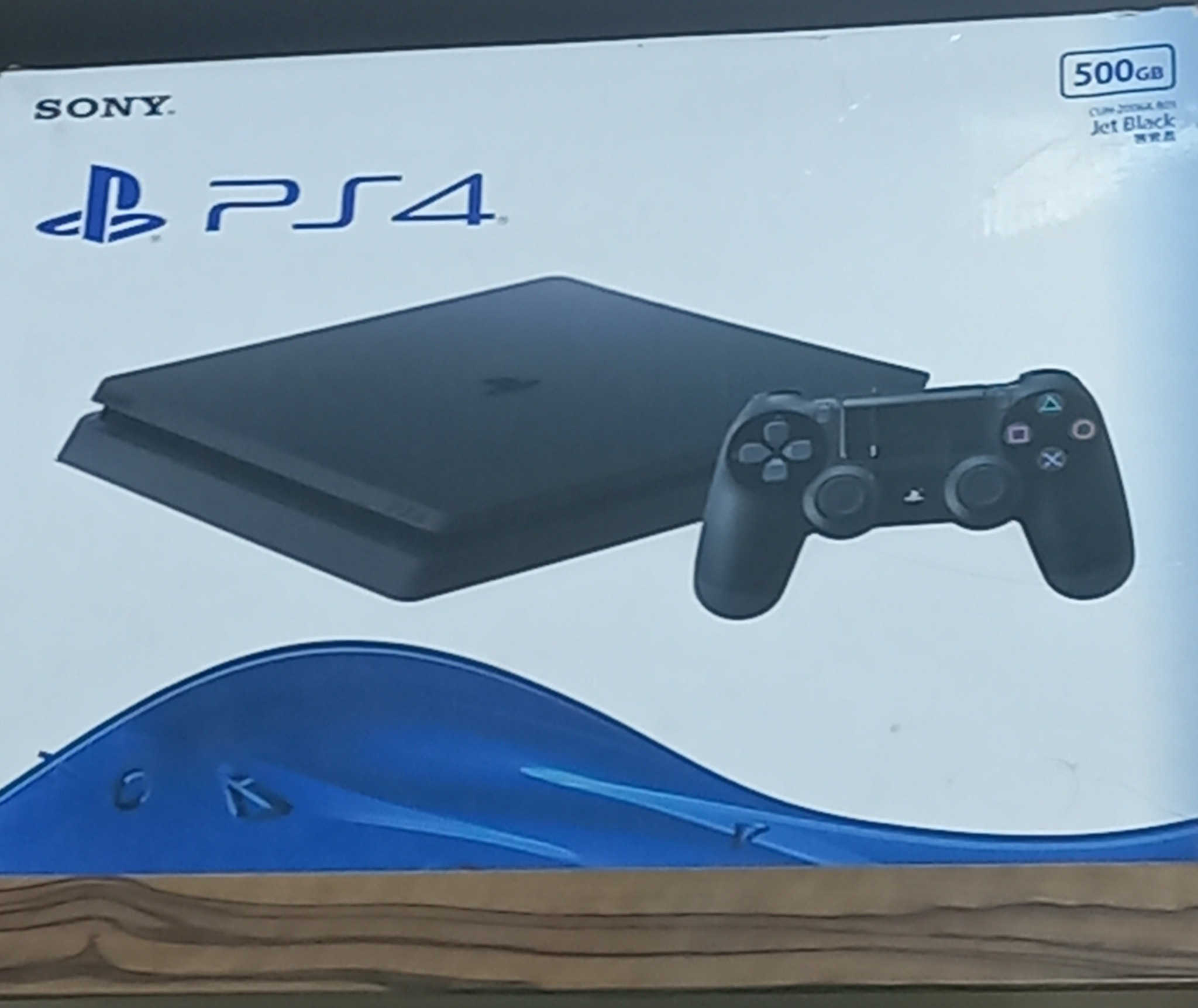 سلام عليكم شباب بلي 4 مهكر ذاكرة 500 
نضام 9.00 مكفول غير مفتوح الملحقات جوستك اصليه عدد 1 كيبل HD كيبل شحن جوستك  السعر 300 وبيه مجال قليل  الاتصال على هذا الرقم  ***********
