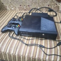 اكس بوكس • ٢ جويستك • ٣٣ لعبة