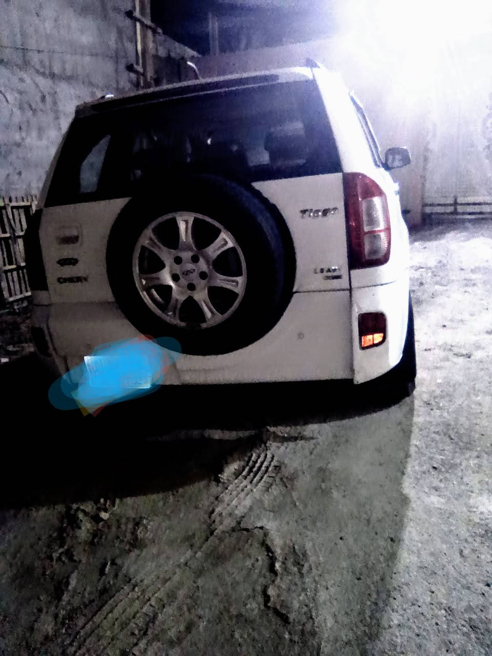 السلام عليكم سيارة للبيع تيكو مديل 2013كير كفاله ومكينه مجفته السعر 45 ورغه وبيها  مجال للطيبين على هاذ الرقم ***********
