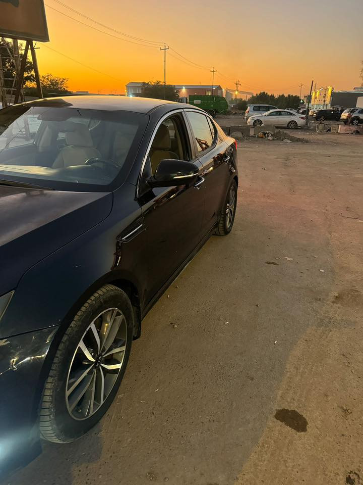 لسلام عليكم 
كيا اوبتما 2014 خليجي 
محرك 2400 دوش 
بصمه تشغيل وابواب وجنطه 
فول تحكم ستيرن 
شفتات ستيرن
لدات امامي خلفي 
3 انظمه قياده 
مثبت سرعه
شاشه كبيره 
كامره دواره
حساسات امامي خلفي 
تبريد شاشه بيانو منفصل 
قطعتين تبريد 
كشن السايق كهرباء
 خزن ميموري 
ترحيب مري 
اشاير بلمري 
مري شفط 
رقم اربيل الجديد 
بأسمي السياره 
تحويل ثاني يوم 
بيهه باب الصدر مصبوغ  
السعر 130  وبيهه مجال 
مكان السياره بغداد السيديه
***********
