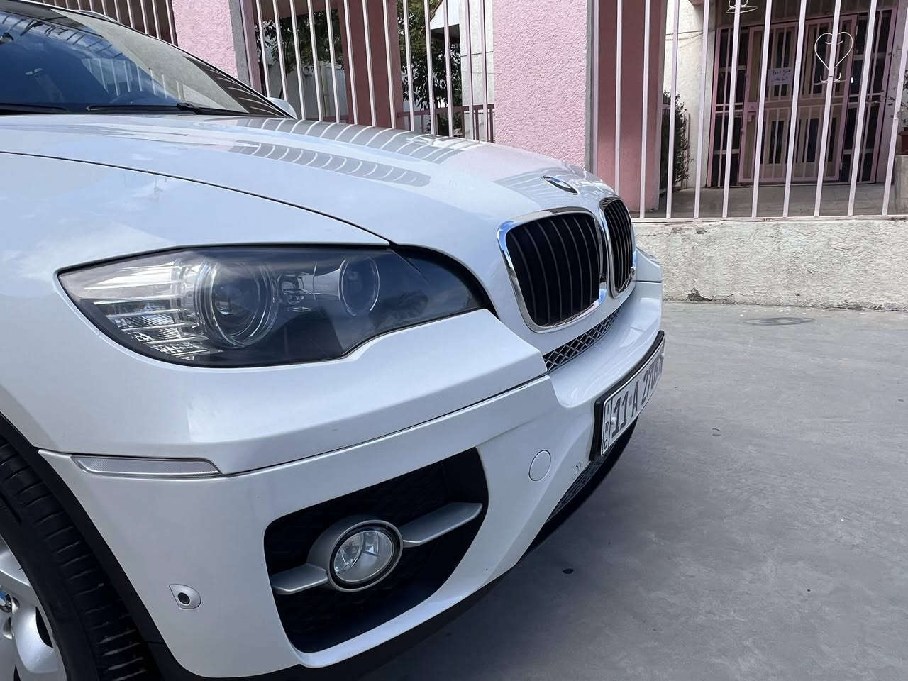 بسم الله الرحمن الرحيم
اللهم صل على محمد وآل محمد 
للبيع X6(2011)
ماشية 126
الماني عروش
محرك N55 سلندر 6
المواصفات 
ابواب شفط
جنطة كهرباء 
كيلس دخول ذكي 
برادات 
5كامرات +2كامرات حوادث 
شاشة عربي 
دات شو 
شفتات ستيرن 
حساسات امامي خلفي 
مكانيك + كهرباء +حدادية تبريد مكفول 
البدي بي بارد باب الصدر وبيها طخة بالجنطة واضحة بالصورة 
طخم تاير جديد برجستون 
مكفولة من الحادث والصبغ فقط دعاميات 
السيارة احلى من الصور حته الدروع كاملة 
السعر 180 ورقة وبيها مجال 
مكان السيارة بغداد 
للاستفسار ***********
