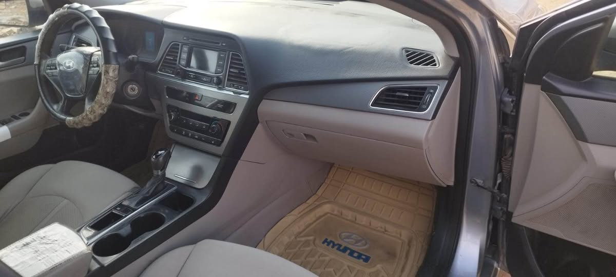 سوناتا 2015 شكل ال 16
ذي قار الرقم الجديد
حادثها خشم البنيد 
السعر //115 وبيها مجال
الرقم//*********** الرفاعي, ذي قار
