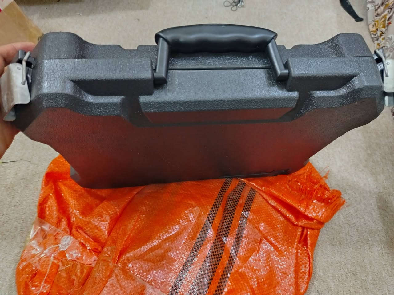 سلام عليكم
جنطة عدة فارغة حجم كبير ضد الكسر
ب١٠ هي والتوصيل
*********** واتساب للحجز
